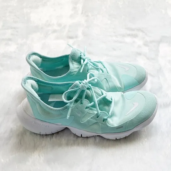 Like New Nike Free Run 5.0 Teal Turquoise and White Running Tennis Shoes, size 7