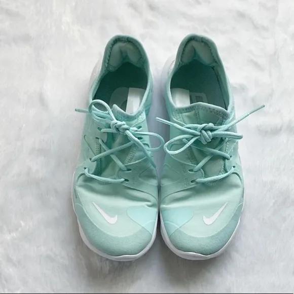 Like New Nike Free Run 5.0 Teal Turquoise and White Running Tennis Shoes, size 7