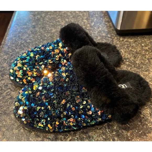 Like New UGG Australia Scuffette II Stellar Sequin Slip on Slippers Black