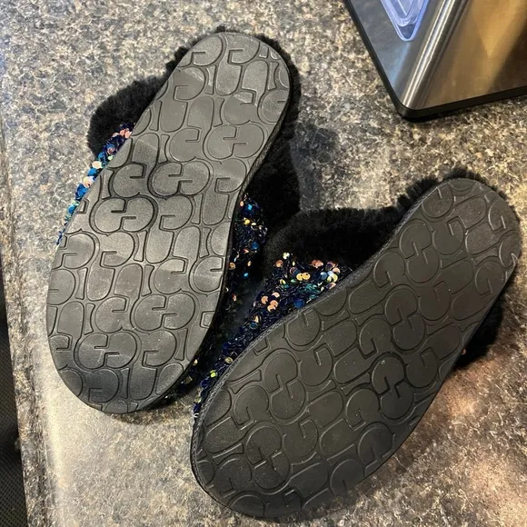 Like New UGG Australia Scuffette II Stellar Sequin Slip on Slippers Black