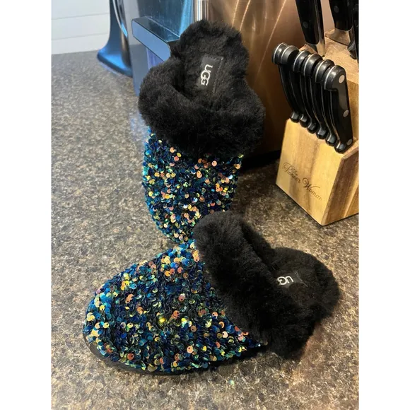 Like New UGG Australia Scuffette II Stellar Sequin Slip on Slippers Black