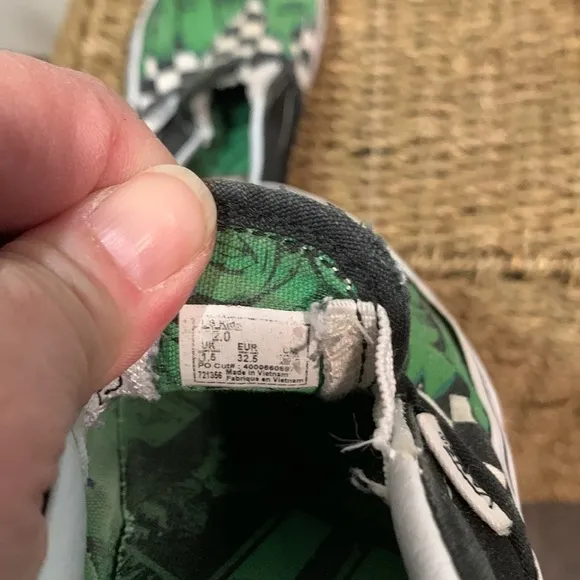 Limited Edition Vans x Marvel The Incredible Hulk Classic Slip On Sneakers Y 2