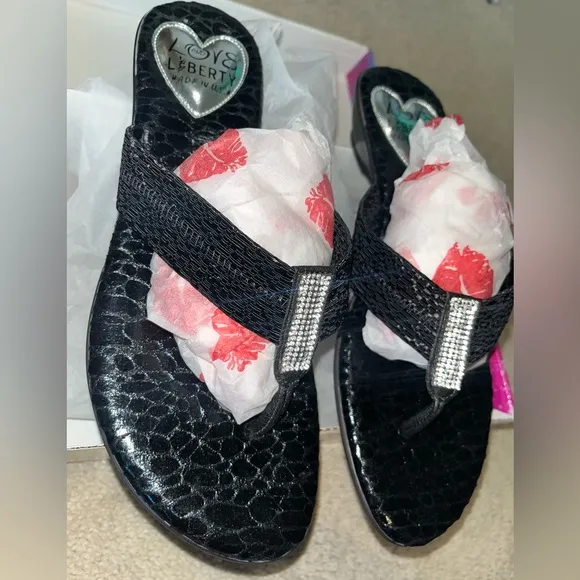 Love and Liberty Made in USA NEW Black Low Heel Flip Flop Bling Sandals Size 11
