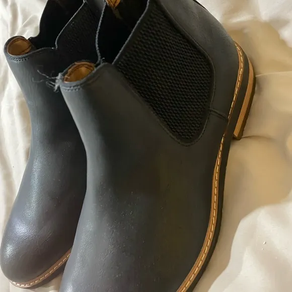 Men Gap Chukka Boots shoes Size 11