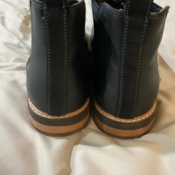 Men Gap Chukka Boots shoes Size 11