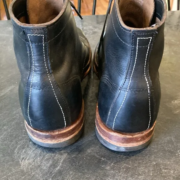 Men Wolverine 1000 Mile black leather boots size 12