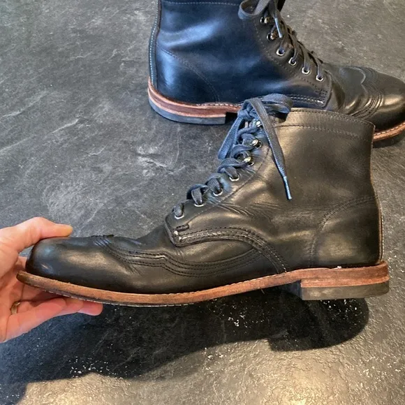 Men Wolverine 1000 Mile black leather boots size 12