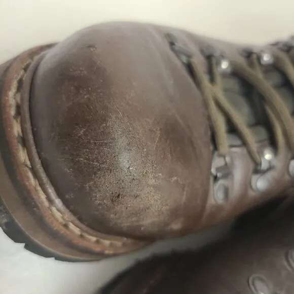 Mens HanWag Tashi Hiking Boots Size: 9.5 Color: Brown