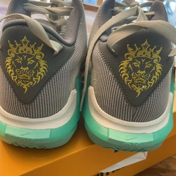 Mens Lebron Witness 7 Basketball Shoes