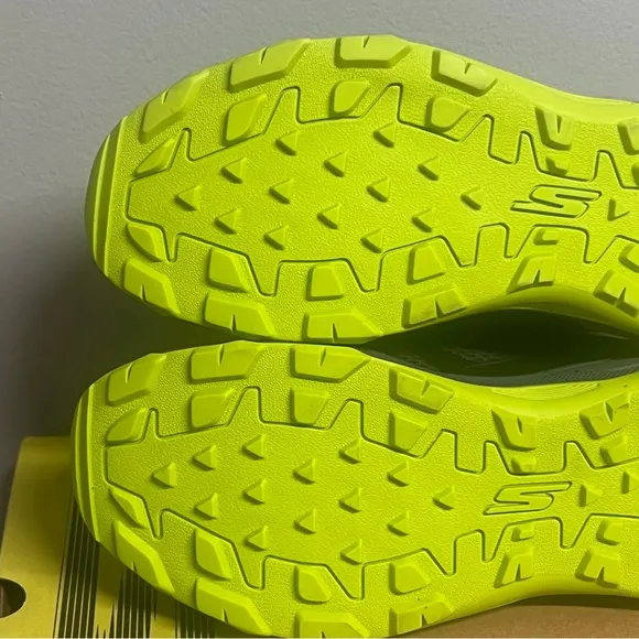 Men’s Skechers Go Run Trail Altitude Shoe Black/Lime Size 8.5 NIB