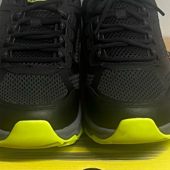 Men’s Skechers Go Run Trail Altitude Shoe Black/Lime Size 8.5 NIB