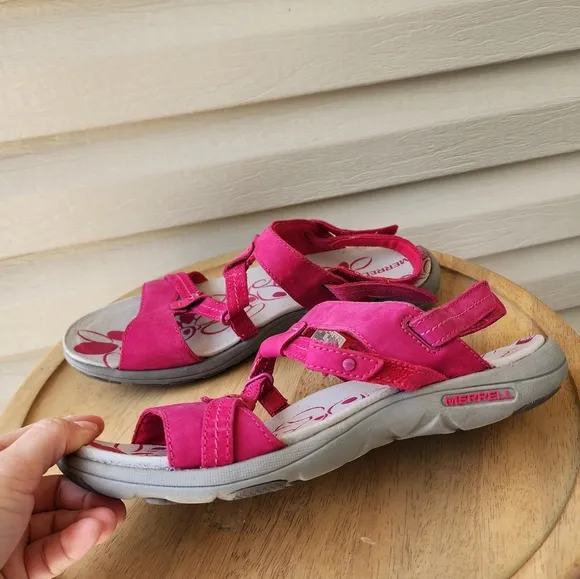 Merrell swivel women's rose red sandals