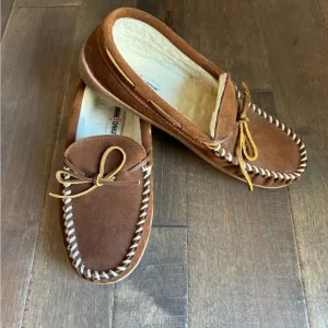 MINNETONKA Suede Leather Size 10 House shoes Slippers Pile Lined Hardsole Comfy