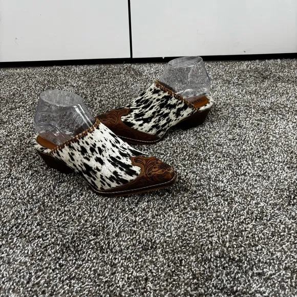 Myra HEELY WESTERN HAND-TOOLED MULES Size 7 Black and White NEW IN BAG