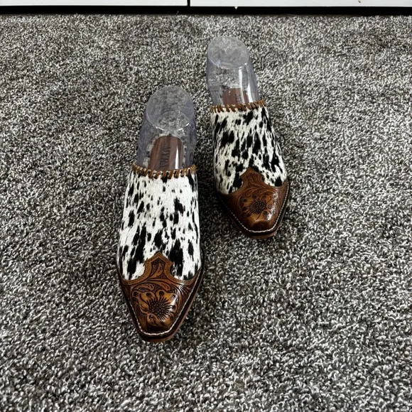 Myra HEELY WESTERN HAND-TOOLED MULES Size 7 Black and White NEW IN BAG