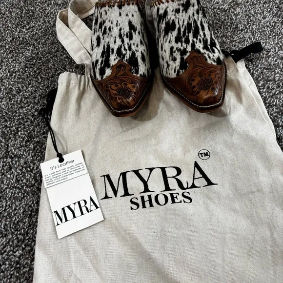 Myra HEELY WESTERN HAND-TOOLED MULES Size 7 Black and White NEW IN BAG
