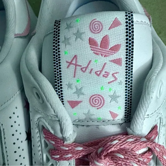 NEW Adidas Slamcourt Skateboard Shoes Stars Low-Top White Pink Size 10.5