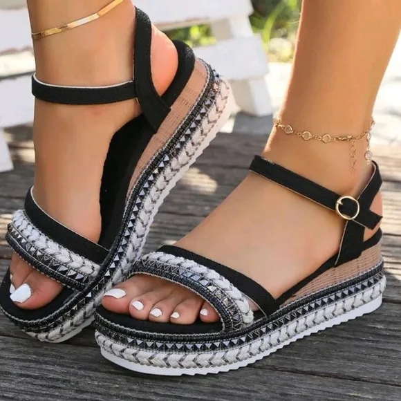 New Arrival Black Rivets Braided Weave Casual Vacation Open Toe Sandals