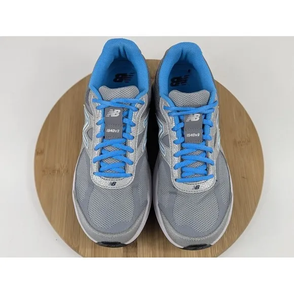 New Balance 1540v3 Womans Size 9 Wide D Silver Blue Running Shoes Sneakers‎