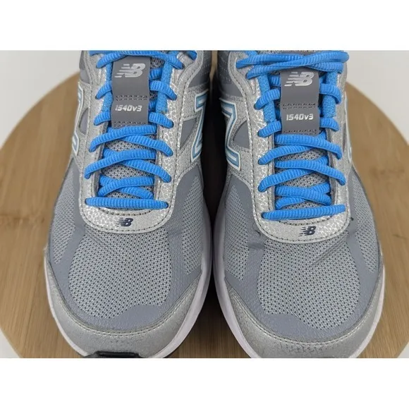 New Balance 1540v3 Womans Size 9 Wide D Silver Blue Running Shoes Sneakers‎