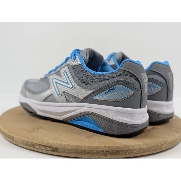 New Balance 1540v3 Womans Size 9 Wide D Silver Blue Running Shoes Sneakers‎