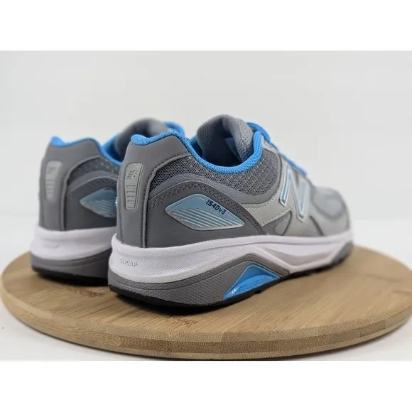 New Balance 1540v3 Womans Size 9 Wide D Silver Blue Running Shoes Sneakers‎