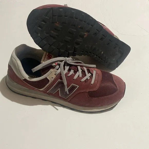 New Balance 574 Classic Suede Unisex Shoes Size 10 Burgundy
