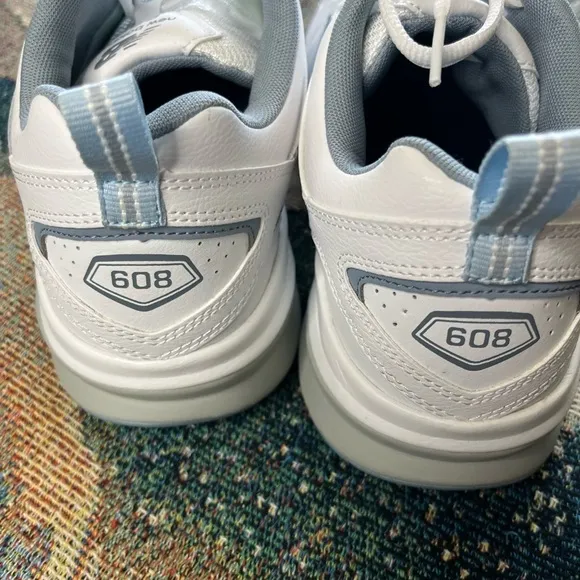 New Balance 608 White   Blue Sneakers Classic Low-Top Design Shoes SZ 9.5 Unworn