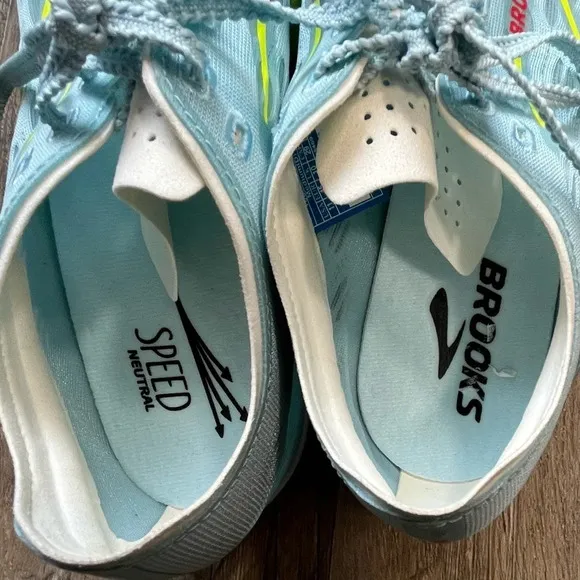 NEW Brooks ELMN8 7 Running Cleats