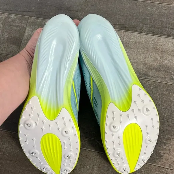 NEW Brooks ELMN8 7 Running Cleats