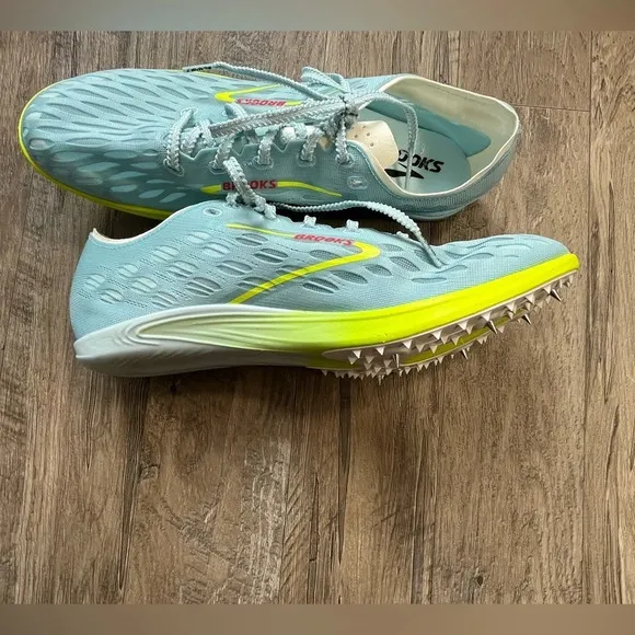 NEW Brooks ELMN8 7 Running Cleats
