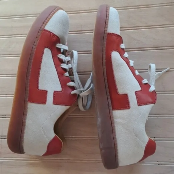 New Clarks Vintage Rare Leather Suede Cushioned Laced Causal Men's Sneakers