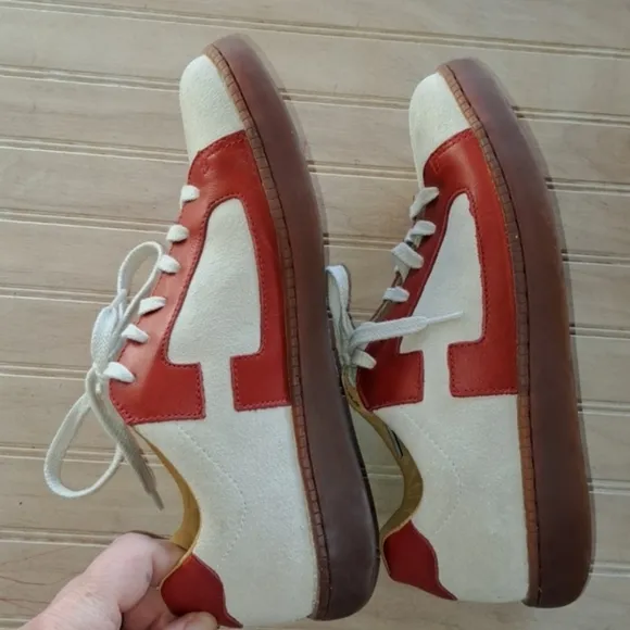 New Clarks Vintage Rare Leather Suede Cushioned Laced Causal Men's Sneakers