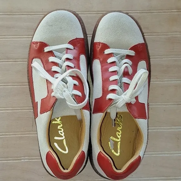 New Clarks Vintage Rare Leather Suede Cushioned Laced Causal Men's Sneakers