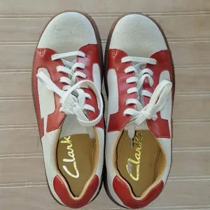 New Clarks Vintage Rare Leather Suede Cushioned Laced Causal Men's Sneakers