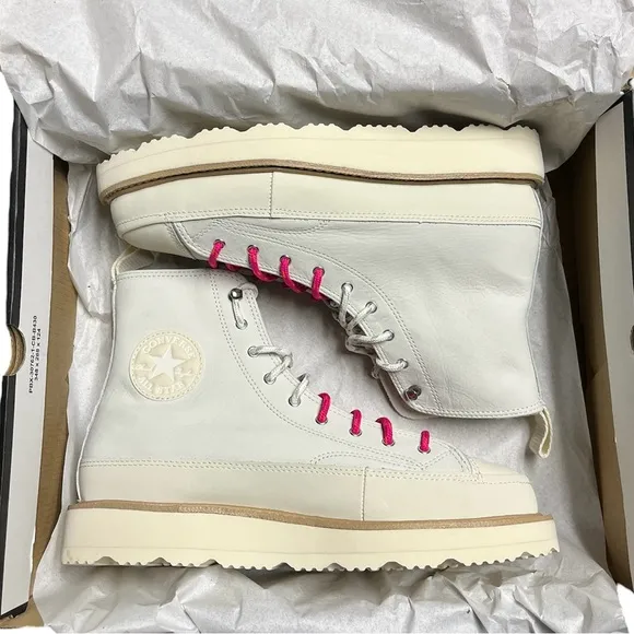 NEW Converse Gender Inclusive Chuck Taylor All Star High Top Sneaker Boot 42 EU