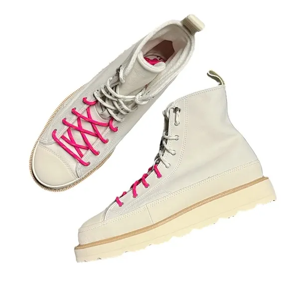 NEW Converse Gender Inclusive Chuck Taylor All Star High Top Sneaker Boot 42 EU