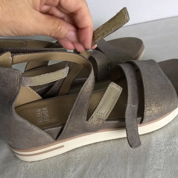 New EILEEN FISHER Women Size 7 Platinum Story Platform Wedge Sandals Zip Straps