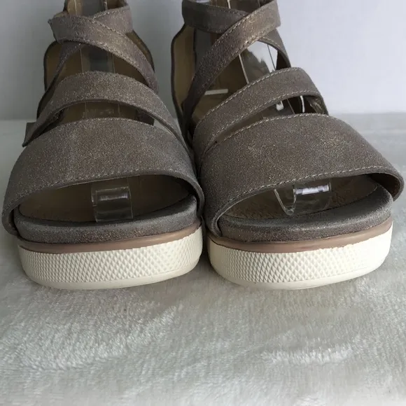 New EILEEN FISHER Women Size 7 Platinum Story Platform Wedge Sandals Zip Straps
