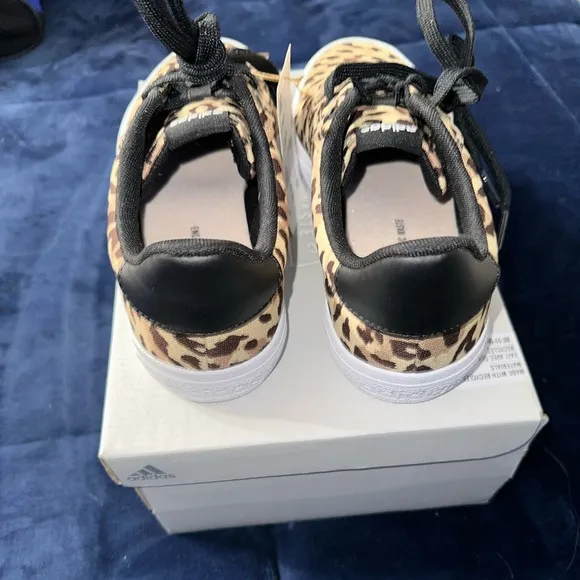 New in box Adidas Vulc Raid3r Shoes size 6