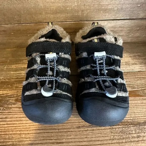New Little Kids Keen Newport Black Suede Fur‎ Trimmed Outdoor Shoes Size 11 C