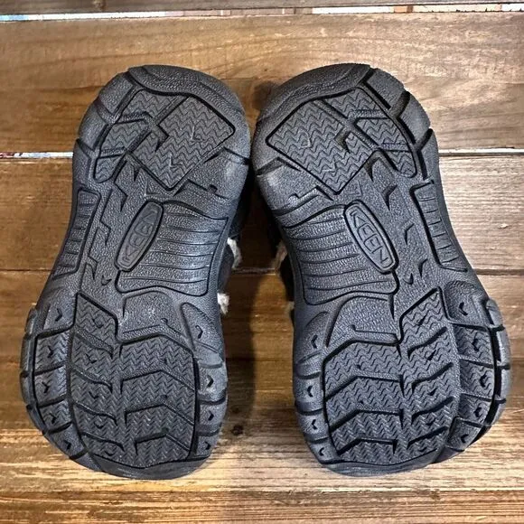 New Little Kids Keen Newport Black Suede Fur‎ Trimmed Outdoor Shoes Size 11 C