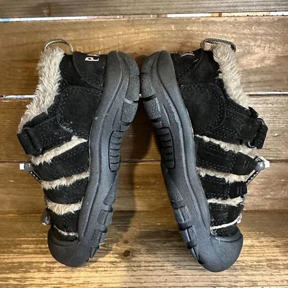 New Little Kids Keen Newport Black Suede Fur‎ Trimmed Outdoor Shoes Size 11 C