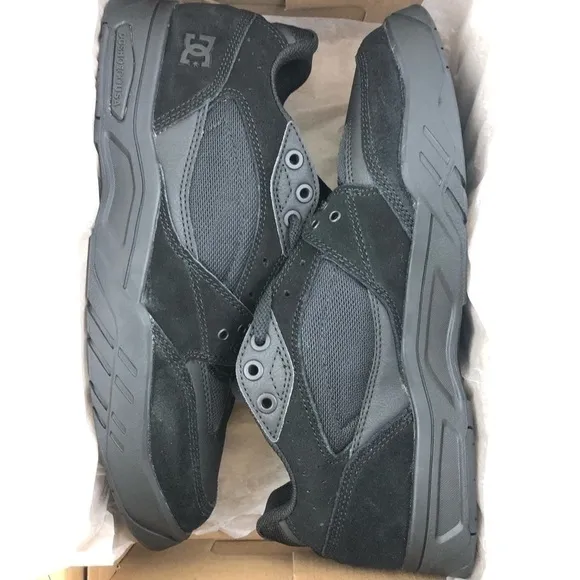 NEW Men’s Dc Maswell Black Skate Shoes Size 7 US!