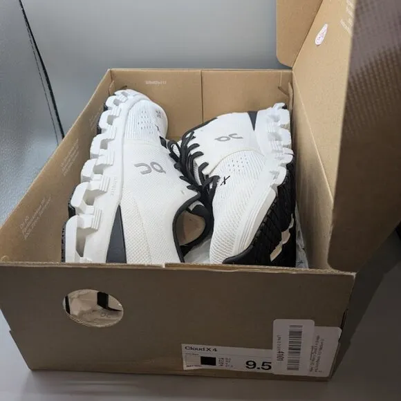 NEW MODEL - ONCLOUD X4 - MEN'S ATHLETIC SHOES AUTHENTIC  SZ 9.5