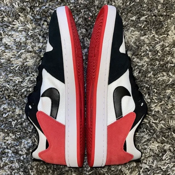New NIKE SB Alleyoop in White/University Red/White/Black