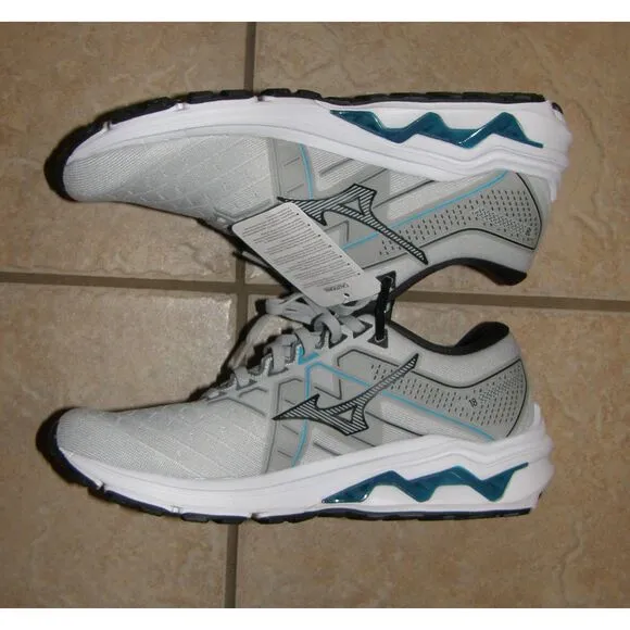 NEW NWT Mens Sz 7 1/2 Light Grey Athletic Running Shoes MIZUNO WAVE INSPIRE 18