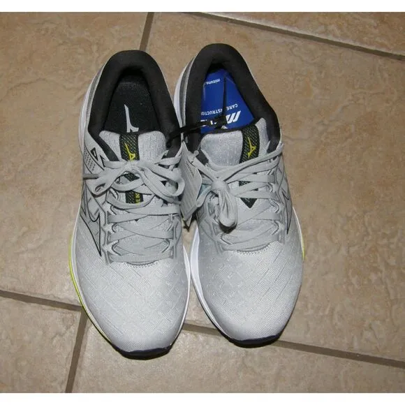 NEW NWT Mens Sz 7 1/2 Light Grey Athletic Running Shoes MIZUNO WAVE INSPIRE 18