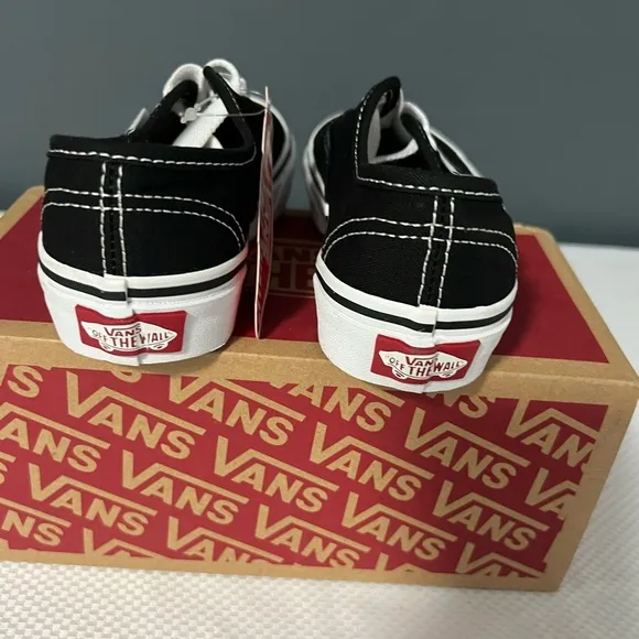 NEW VANS AUTHENTIC BLACK/WHITE Size: 12 UY