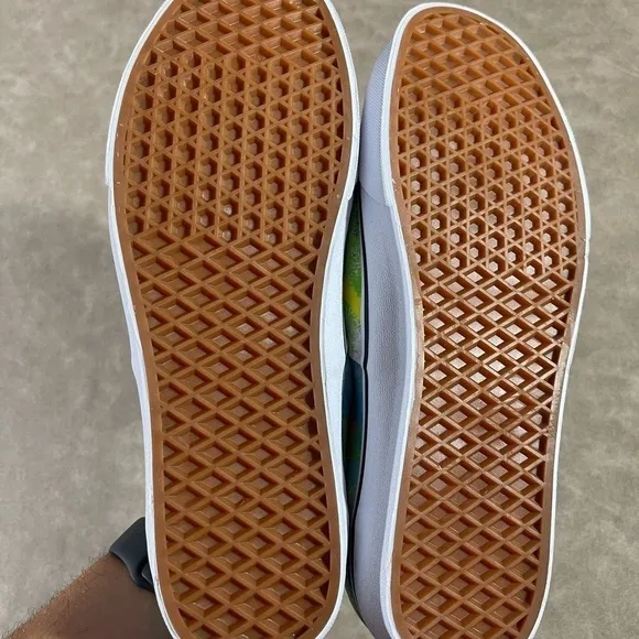 New Vans Authentic Retro Mart Men's Size 11.0 Skateboard Tennis Shoes